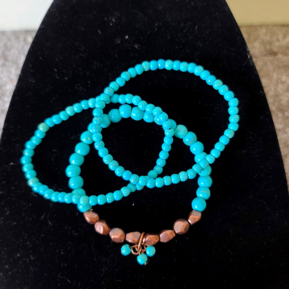 Turquoise beaded stretch bracelet